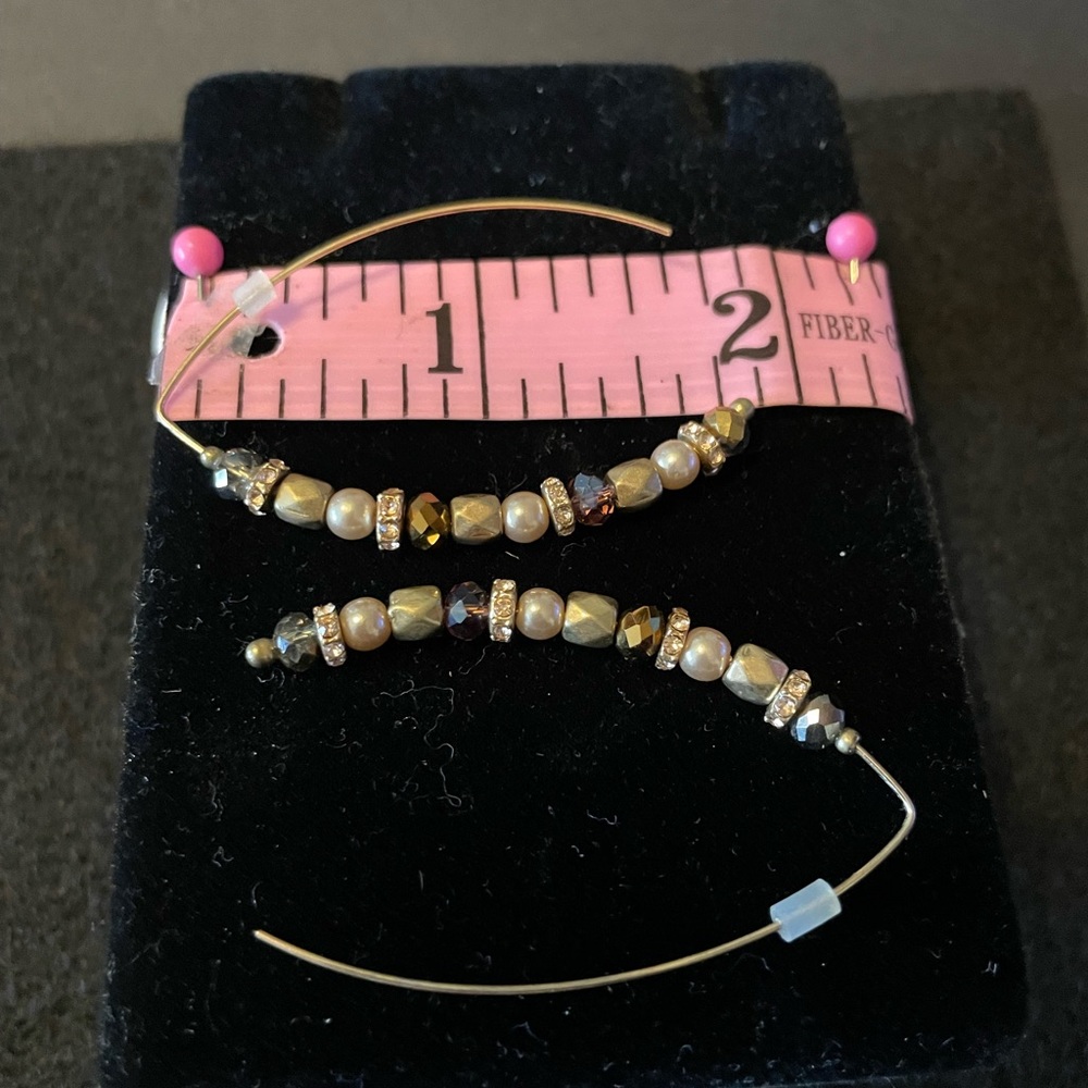 **4/$20**BUNDLE DEAL**Vintage Beautiful beaded hook earrings